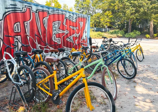 atlanta-bike-barn-rentals-and-e-bike-sales-colorful-cruiser-bikes-beside-graffiti-mural-012